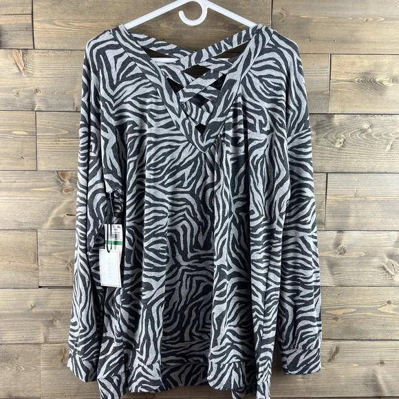 1 State Womens Shirt Long Sleeve Back Criss Cross Gray Chic Zebra Size Large - Picture 7 of 9